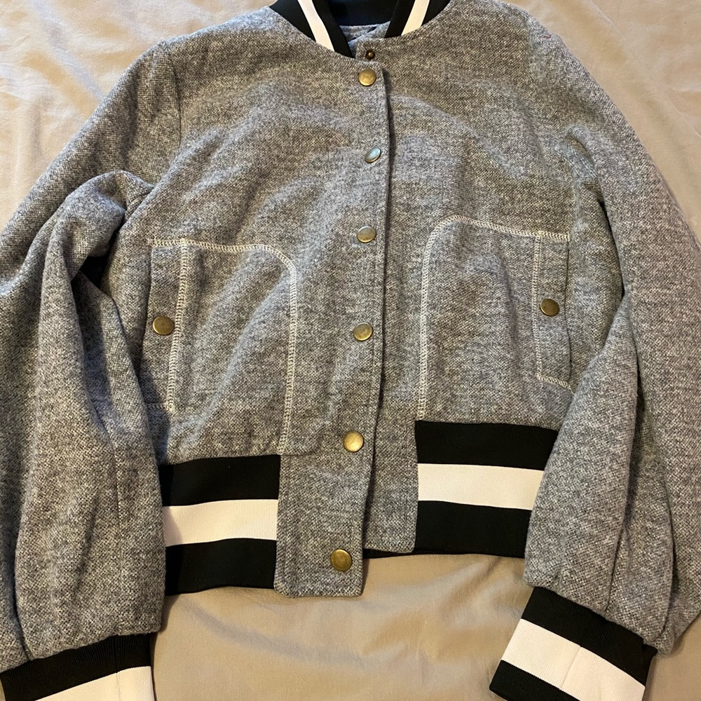 cropped bomber jacket,  size LG